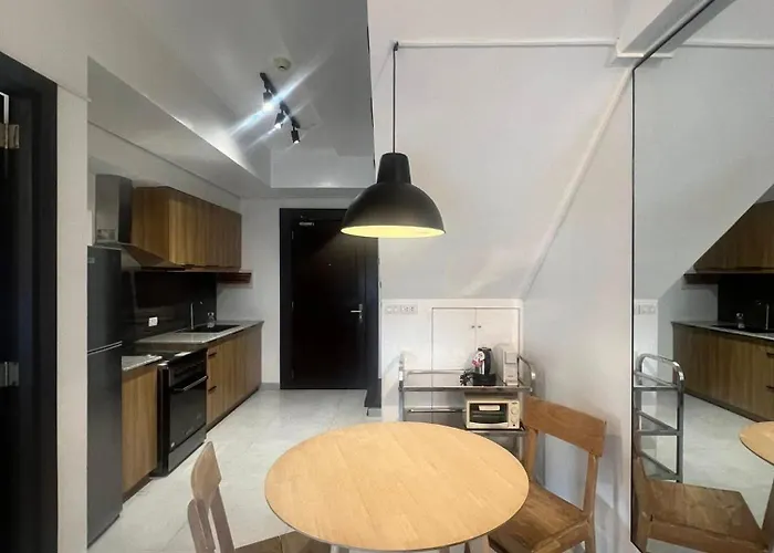 Apartment Staycation At Azure Urban Rio East Near Sm Bicutan Airport