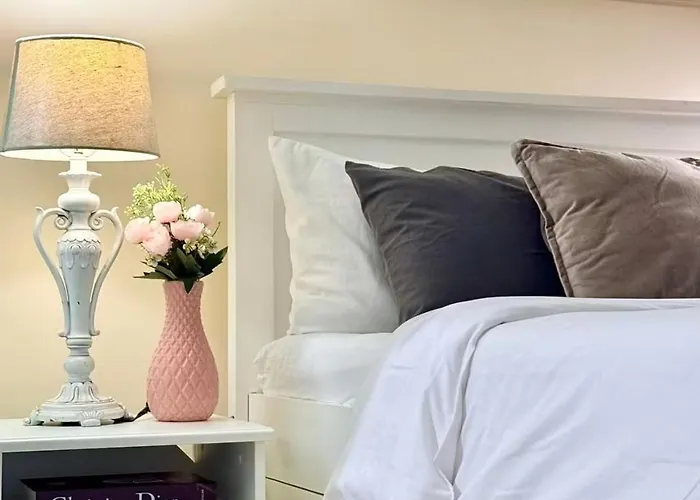 Staycation At Azure Urban Rio East Near Sm Bicutan Airport Apartment Manila