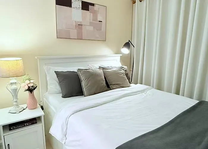 Staycation At Azure Urban Rio East Near Sm Bicutan Airport Apartment