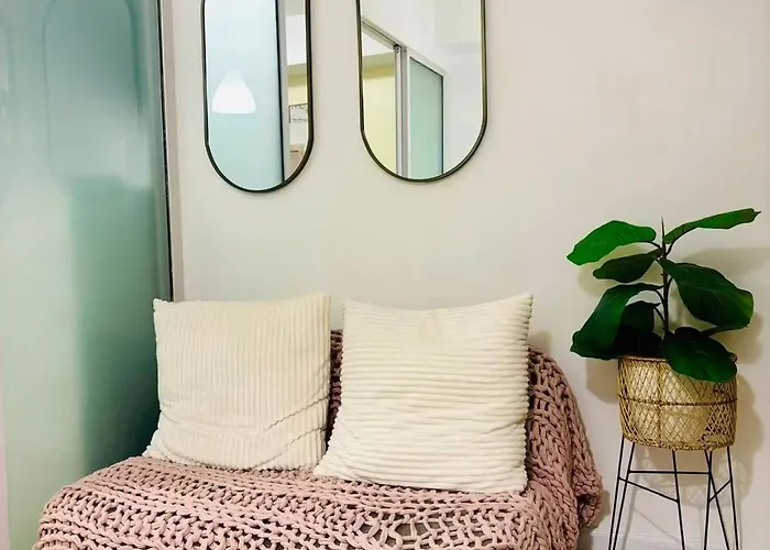 Apartment Staycation At Azure Urban Rio East Near Sm Bicutan Airport *